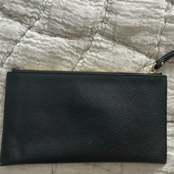 Michael Kors Jet Set Travel Large Pebbled Leather Pouch in Black - Picture 2 of 5